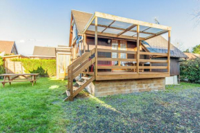 Calm chalet with pool close to Cabourg center - Welkeys